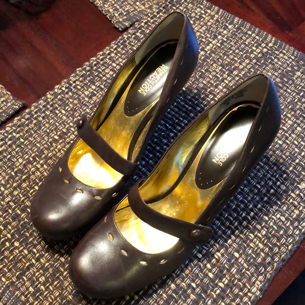 Kenneth Cole Brown Pumps